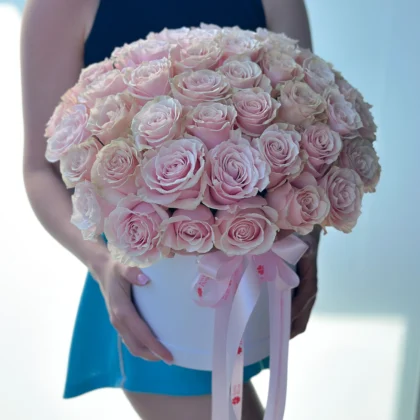 Flowerbox z delikatnej rowej róży