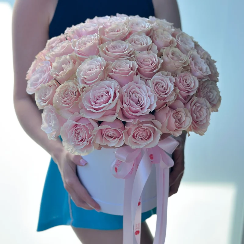 Flowerbox z delikatnej rowej róży